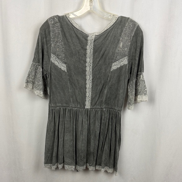 POL Lace Trim Peplum Top Gray Boho Romantic Blouse - Size Small - Picture 12 of 12